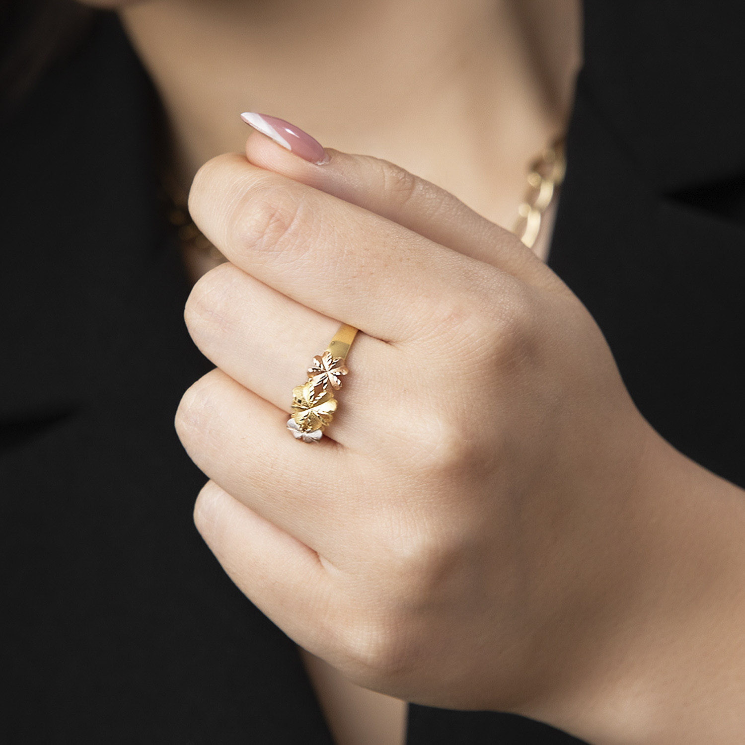 - Anillo 3 Flores Oro 18K