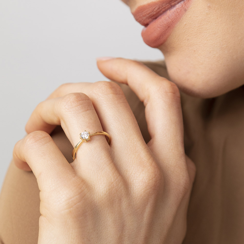 - Anillo de Compromiso Star Oro 18K